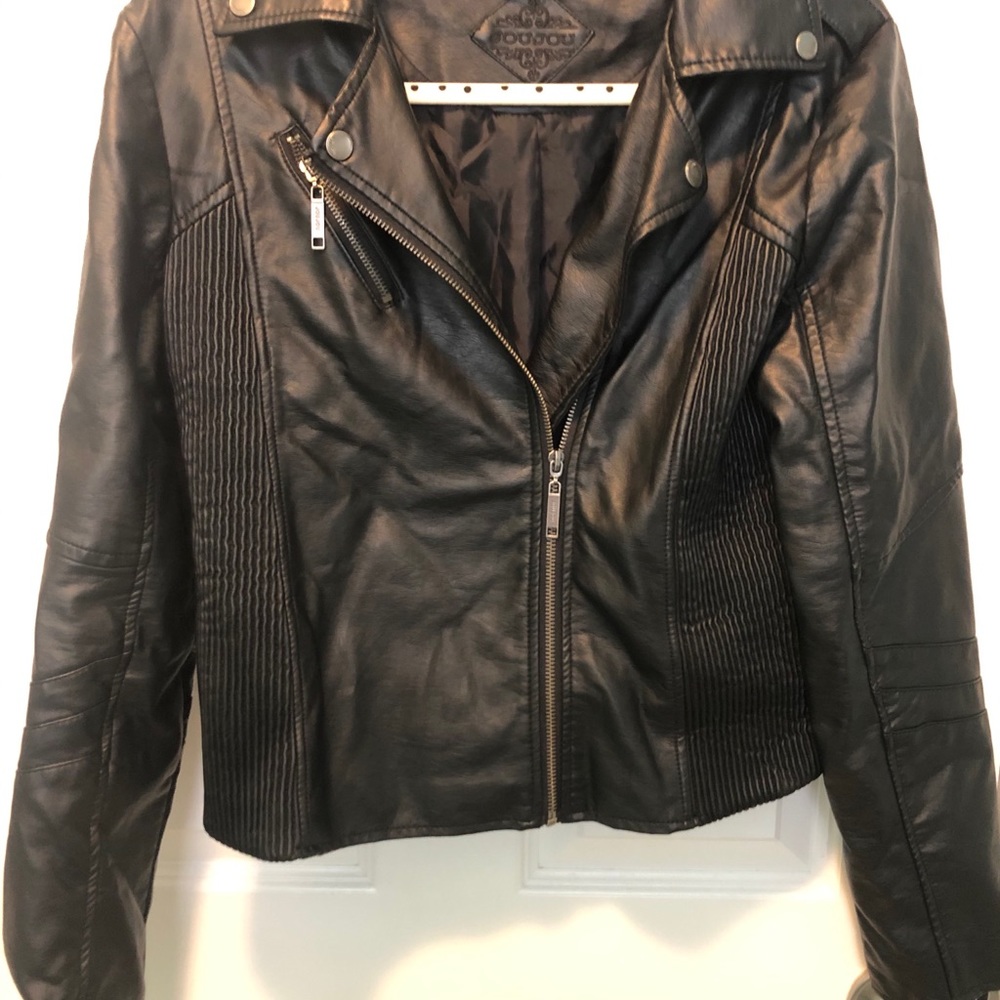 Faux jacket nice 👍runs smaller size